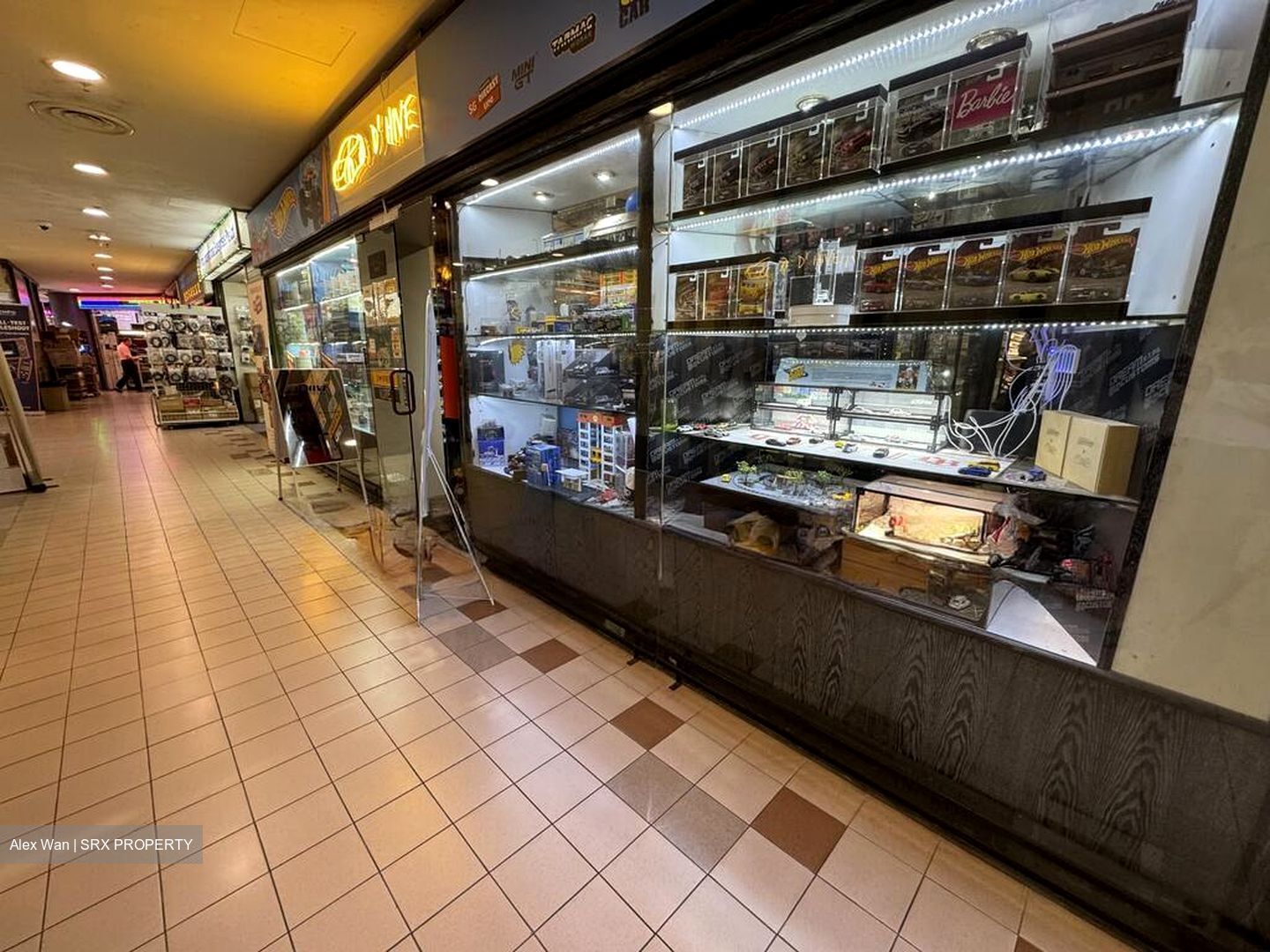 Sim Lim Tower (D8), Shop House #527953121